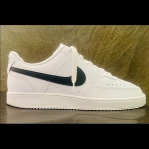 Nike low leather shoes men’s 9.5